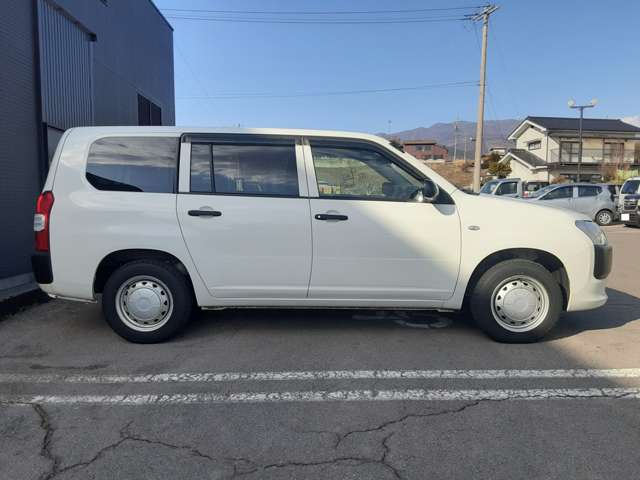 Toyota Succeed Van 9