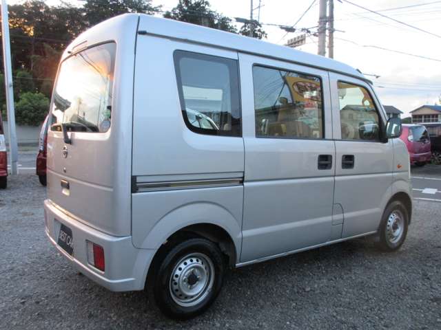Nissan NV100 Clipper 4