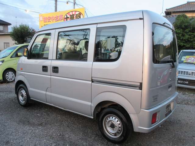 Nissan NV100 Clipper 6