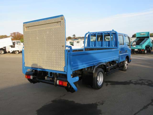 Hino Dutro 11