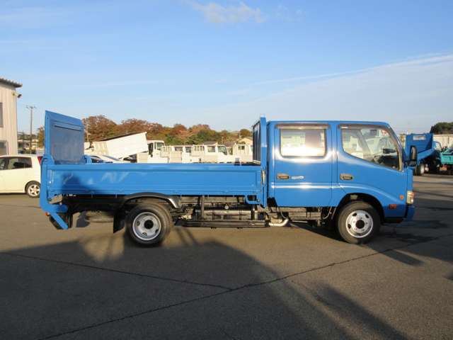 Hino Dutro 4