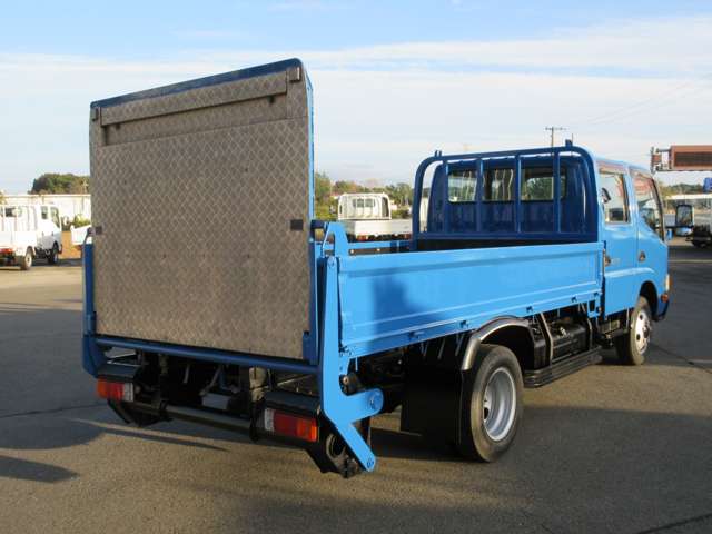 Hino Dutro 6