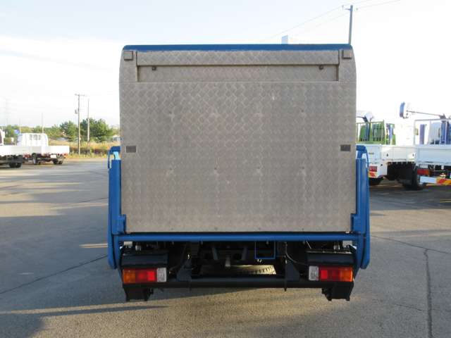 Hino Dutro 7