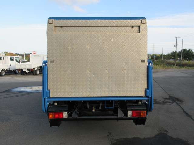 Hino Dutro 10