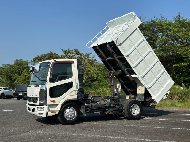 Mitsubishi Fuso Fighter 11