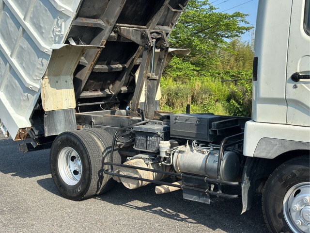 Mitsubishi Fuso Fighter 9
