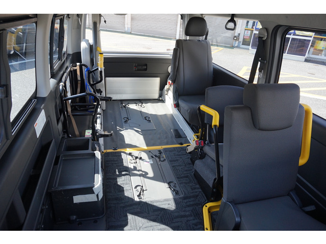 Toyota Hiace Van 11