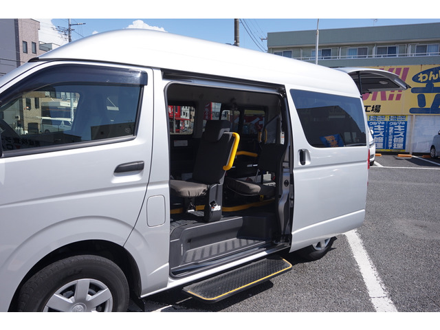Toyota Hiace Van 2