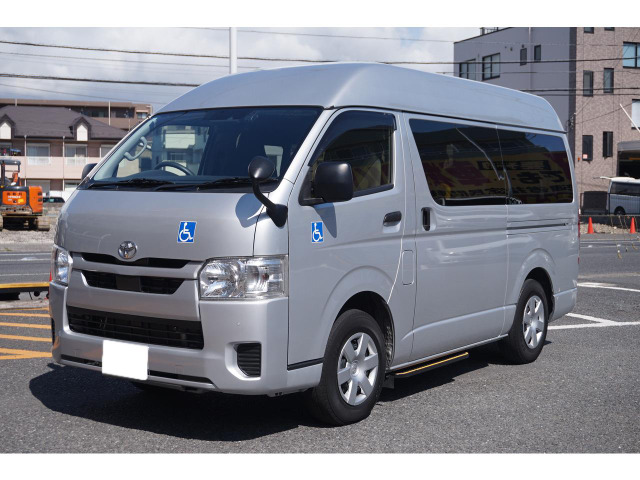Toyota Hiace Van 5