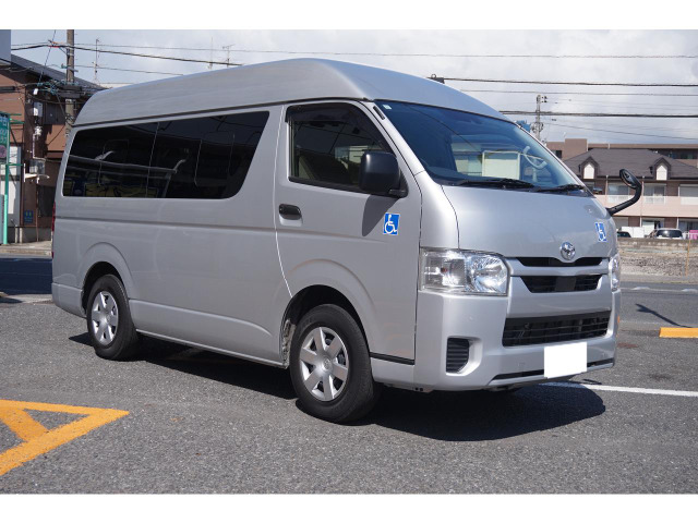 Toyota Hiace Van 6