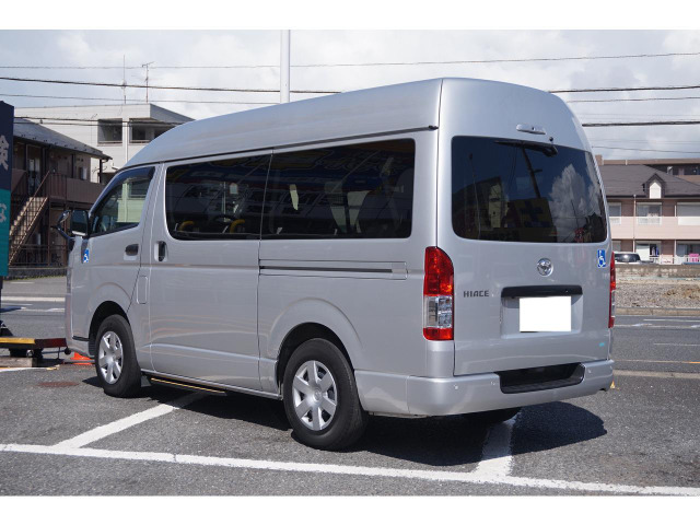 Toyota Hiace Van 7