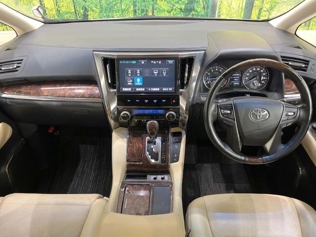 Toyota Alphard 2