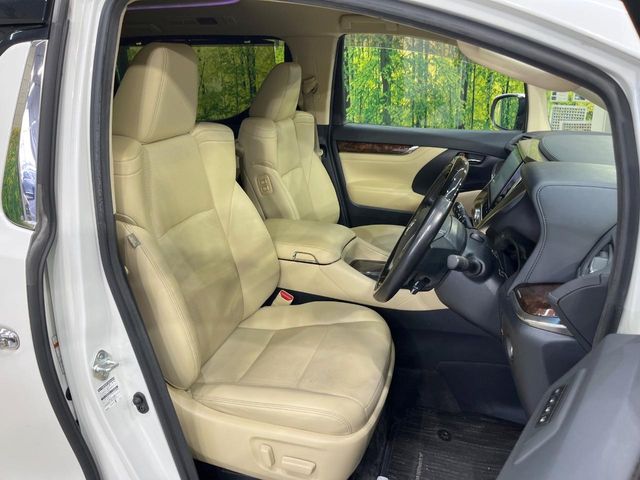 Toyota Alphard 8