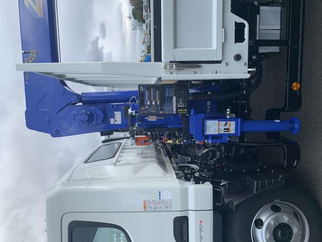 Mitsubishi Fuso Canter 8