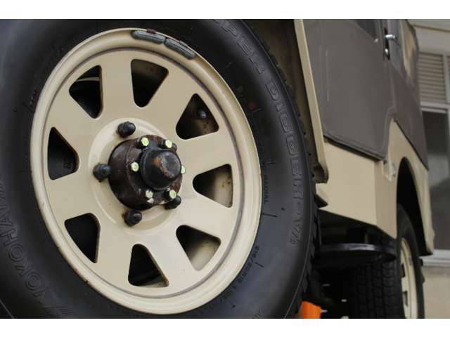 Mitsubishi Jeep 4