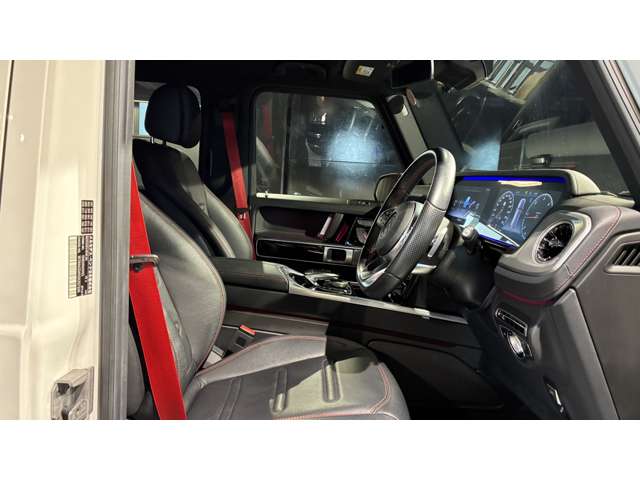 Mercedes-Benz G-Class 4
