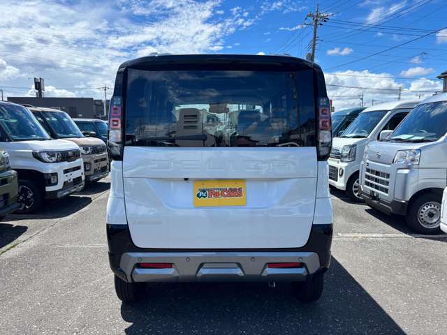 Mitsubishi Delica Mini 8