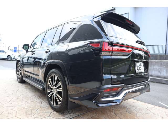Lexus LX 5