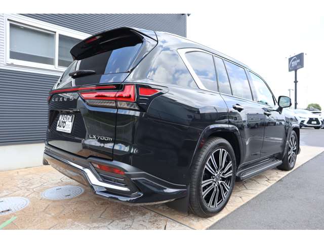Lexus LX 7