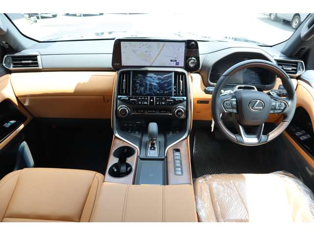 Lexus LX 8