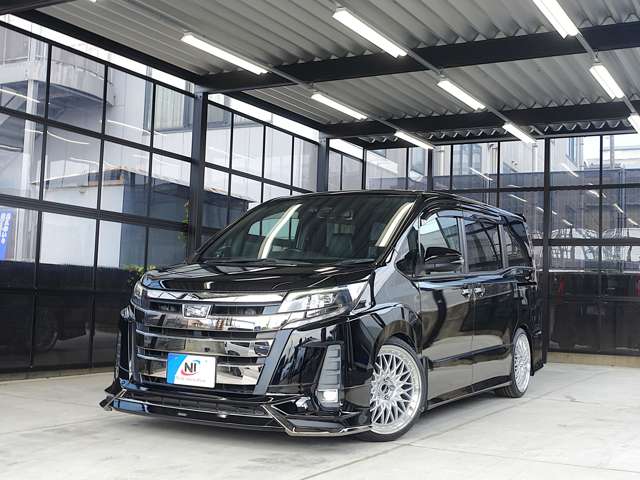 Toyota Noah 3
