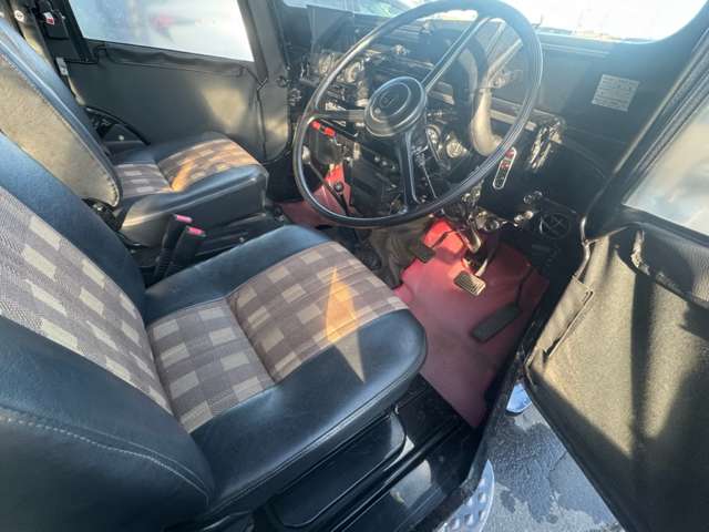 Mitsubishi Jeep 11