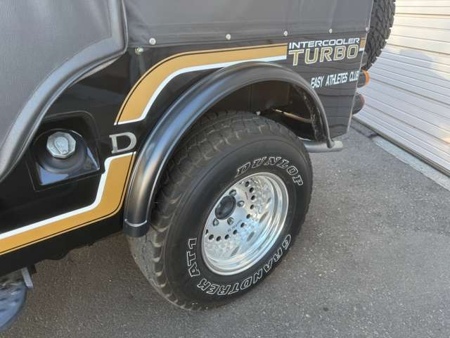 Mitsubishi Jeep 8