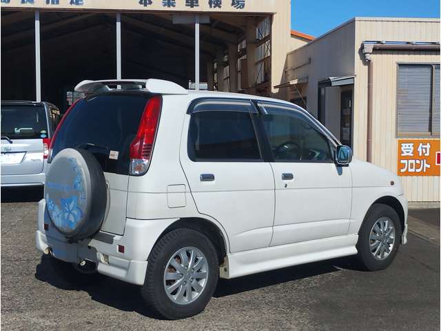 Daihatsu Terios Kid 8