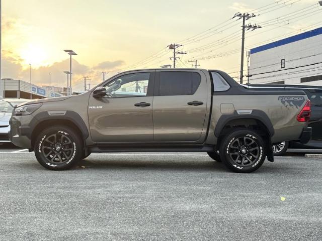 Toyota Hilux 5