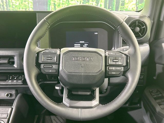 Toyota Land Cruiser FJ 11