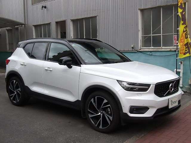 Volvo XC40 3