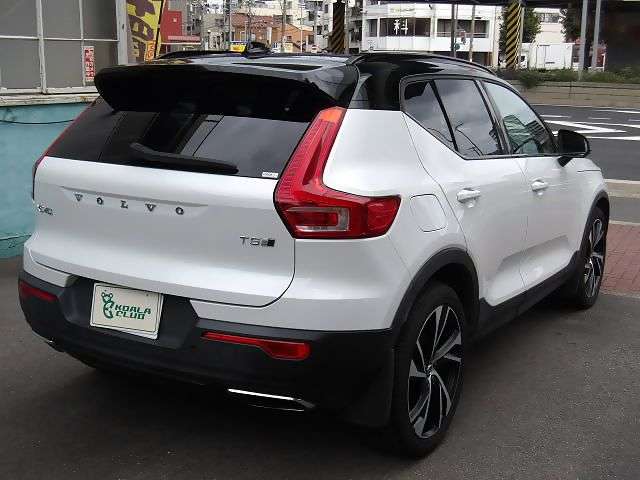 Volvo XC40 4