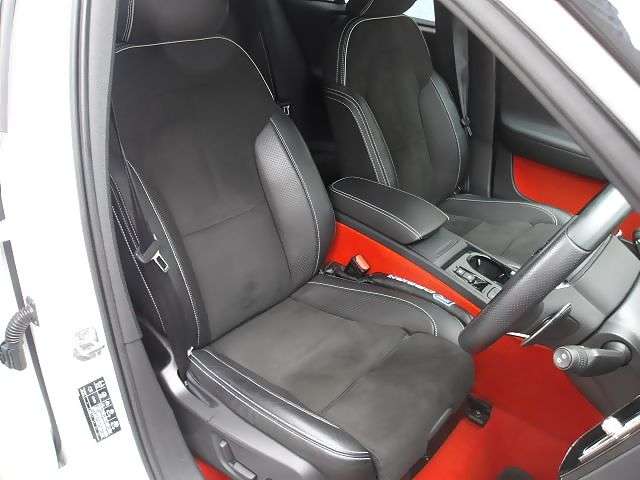 Volvo XC40 8
