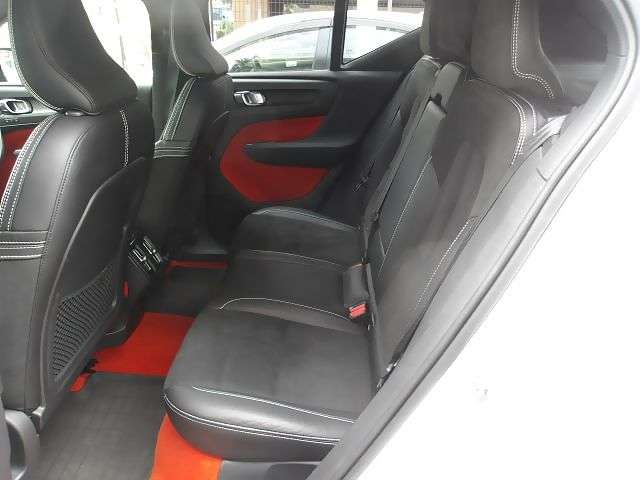 Volvo XC40 10