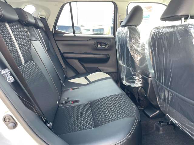 Daihatsu Rocky 9