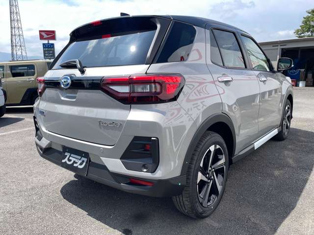 Daihatsu Rocky 10
