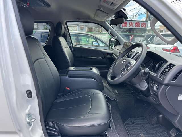 Toyota Hiace 12