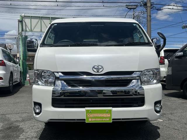Toyota Hiace 2