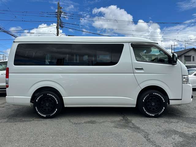 Toyota Hiace 4