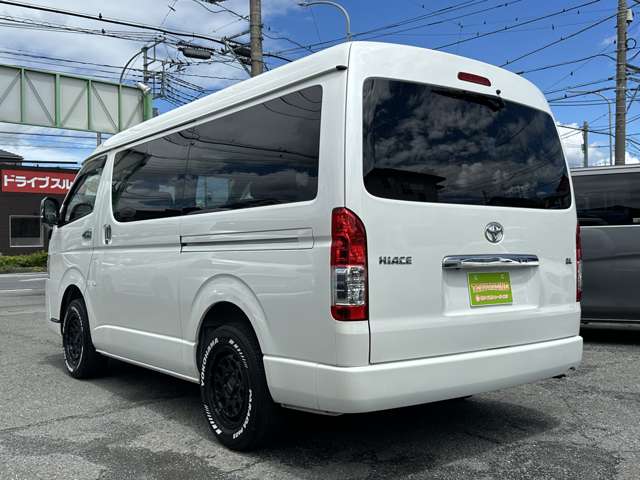 Toyota Hiace 7