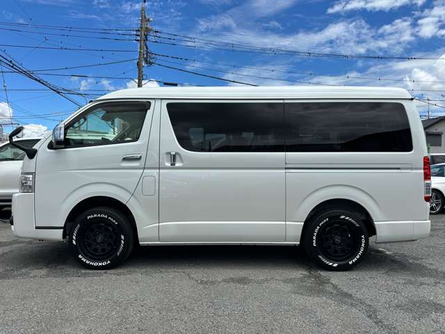 Toyota Hiace 8