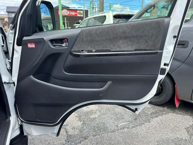 Toyota Hiace 9