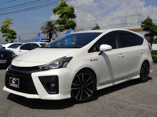 Toyota Prius α 8