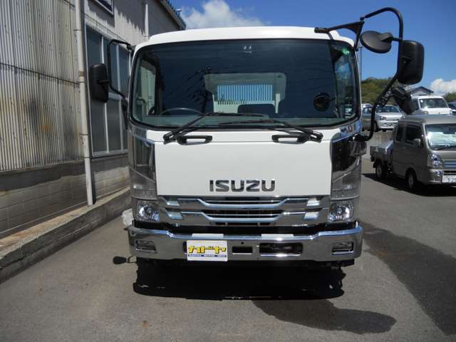Isuzu Forward 2