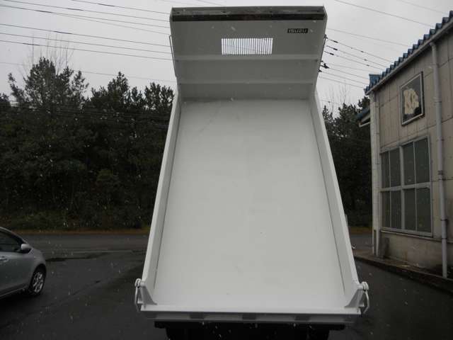 Isuzu Forward 9