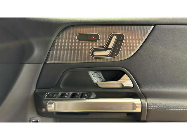 Mercedes-Benz GLB 12