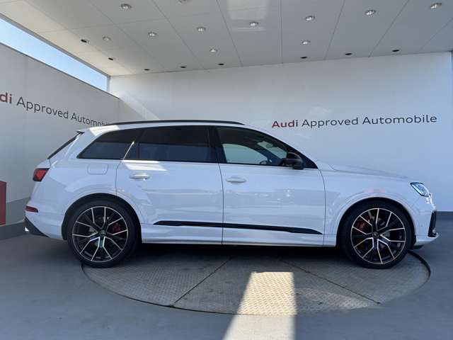 Audi SQ7 6