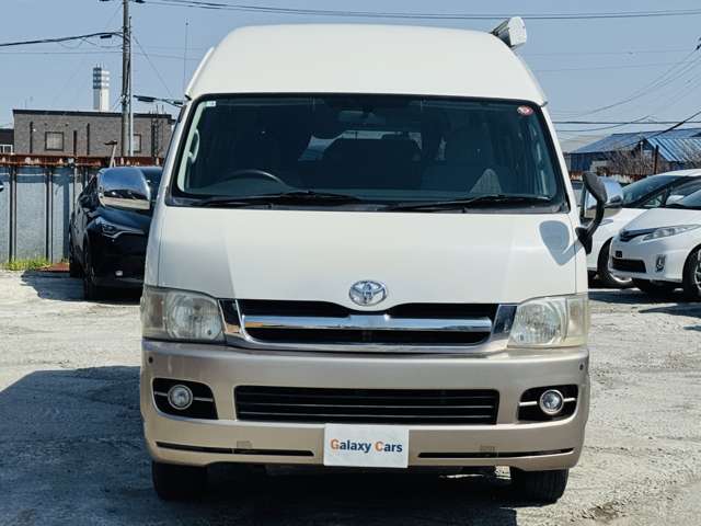 Toyota Hiace Van 5