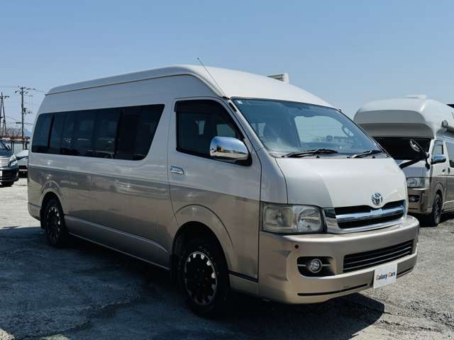 Toyota Hiace Van 6