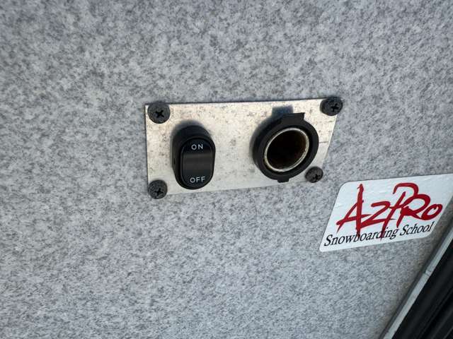 Toyota Hiace Van 8